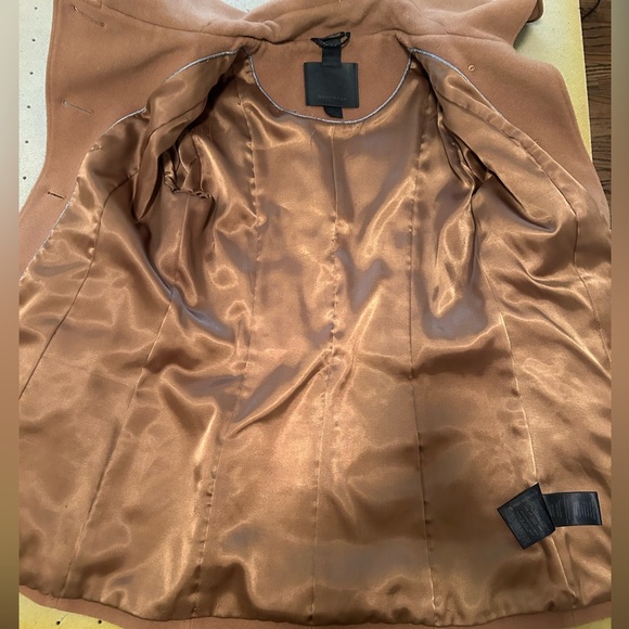Camel wool Mackage winter coat in size Medium, leather details - Picture 4 of 5